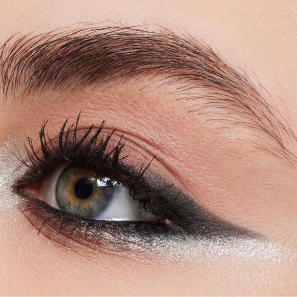 MAC TREASURED EYE SHADOW PALETTE X6: ALL THE RICHES - Picture 6 of 10